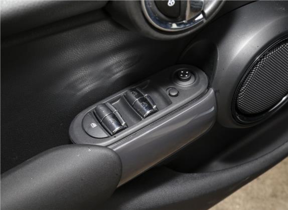 MINI 2019款 1.5T ONE 五门版 车厢座椅   门窗控制