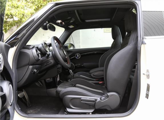 MINI 2019款 1.5T COOPER 赛车手 车厢座椅   前排空间