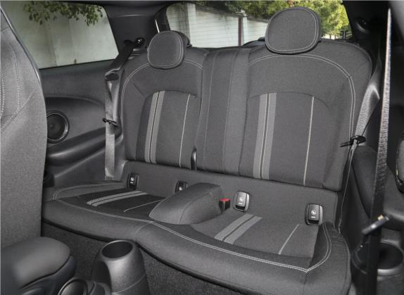 MINI 2019款 1.5T COOPER 赛车手 车厢座椅   后排空间