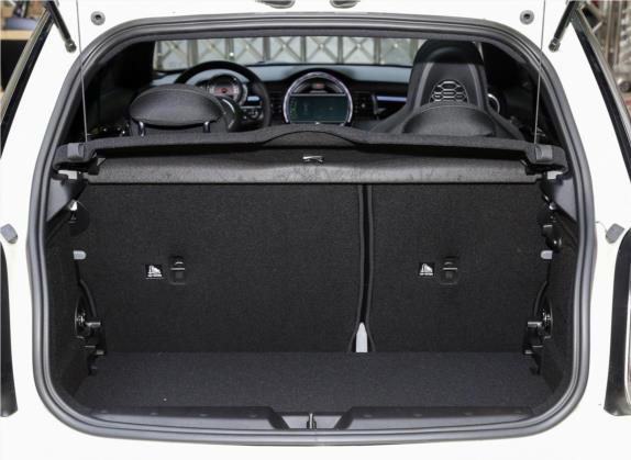 MINI 2019款 1.5T COOPER 赛车手 车厢座椅   后备厢