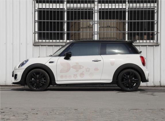 MINI 2019款 1.5T COOPER 赛车手 外观   正侧