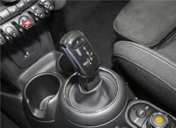 MINI 2019款 1.5T COOPER 赛车手 中控类   挡把