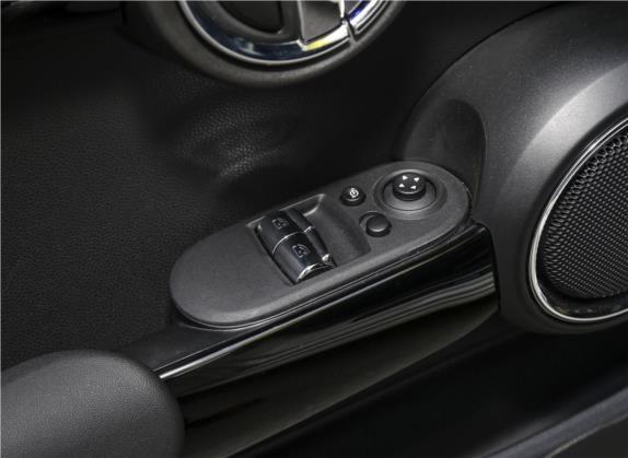 MINI 2019款 1.5T COOPER 赛车手 车厢座椅   门窗控制