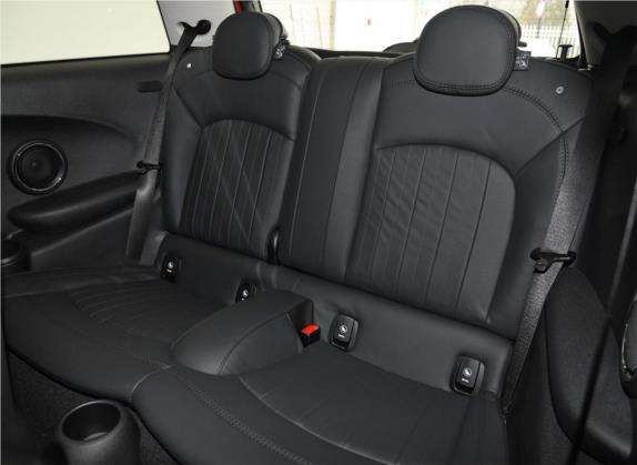 MINI 2019款 2.0T COOPER S 艺术家 车厢座椅   后排空间