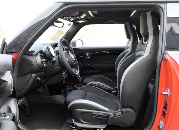 MINI 2019款 2.0T COOPER S 赛车手 车厢座椅   前排空间