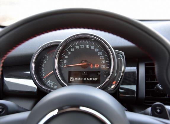 MINI 2019款 2.0T COOPER S 赛车手 中控类   仪表盘