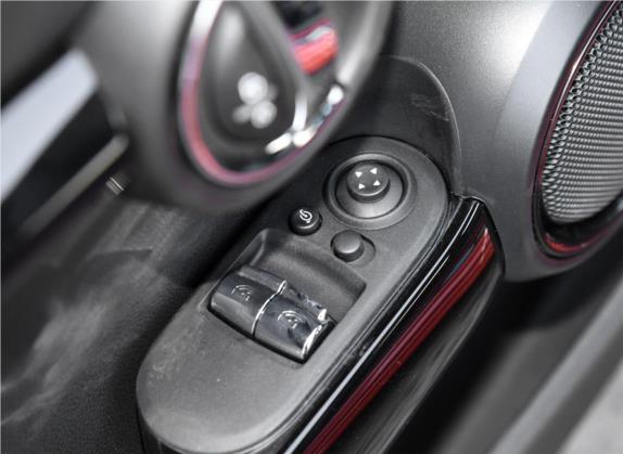 MINI 2019款 2.0T COOPER S 赛车手 车厢座椅   门窗控制