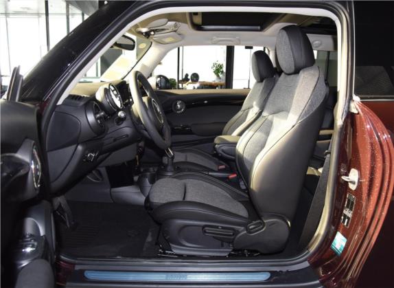 MINI 2020款 1.5T COOPER 经典派 三门绝色版 车厢座椅   前排空间