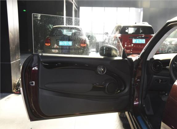 MINI 2020款 1.5T COOPER 经典派 三门绝色版 车厢座椅   前门板