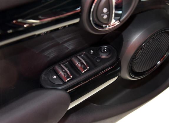 MINI 2020款 1.5T COOPER 经典派 五门绝色版 车厢座椅   门窗控制