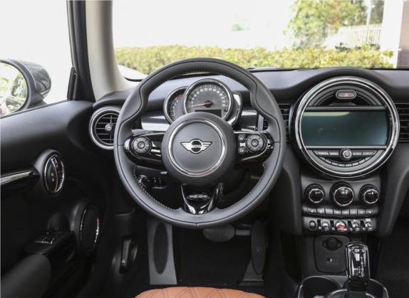 MINI 2020款 1.5T COOPER 绝配限量版 中控类   驾驶位