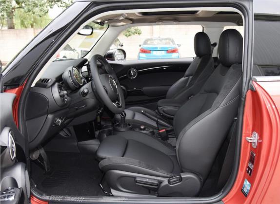 MINI 2020款 1.5T COOPER 三门日不落红限量版 车厢座椅   前排空间