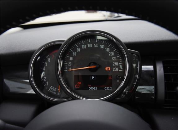 MINI 2020款 1.5T COOPER 三门日不落红限量版 中控类   仪表盘