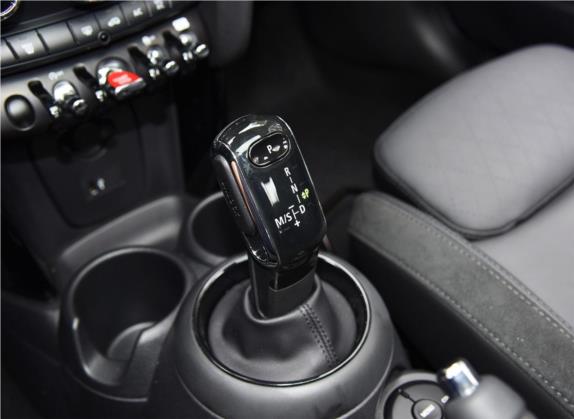 MINI 2020款 1.5T COOPER 三门日不落红限量版 中控类   挡把