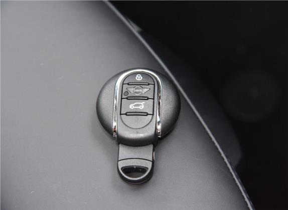 MINI 2020款 2.0T COOPER S 三门日不落红限量版 其他细节类   钥匙