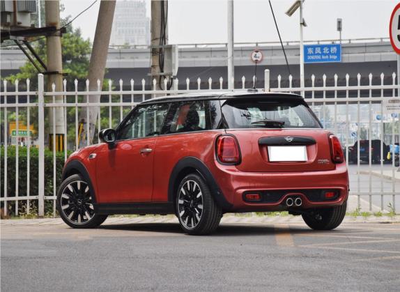 MINI 2020款 2.0T COOPER S 三门日不落红限量版 外观   斜后