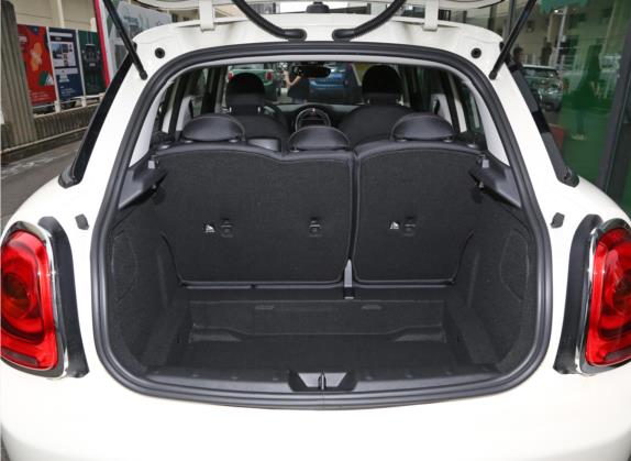 MINI 2020款 1.5T ONE 五门版 车厢座椅   后备厢