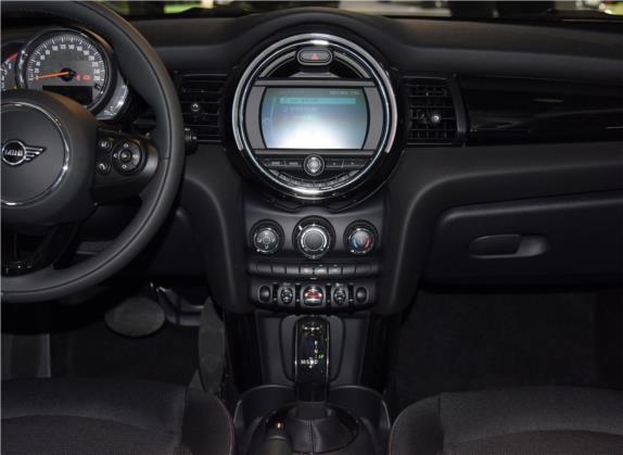 MINI 2020款 1.5T ONE PLUS 五门版 中控类   中控台