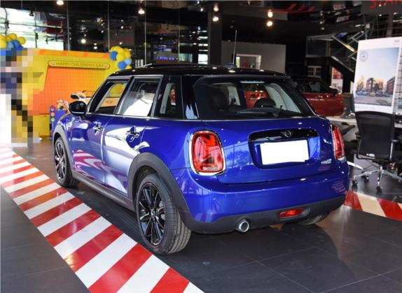 MINI 2020款 1.5T COOPER 艺术家 五门版 外观   斜后