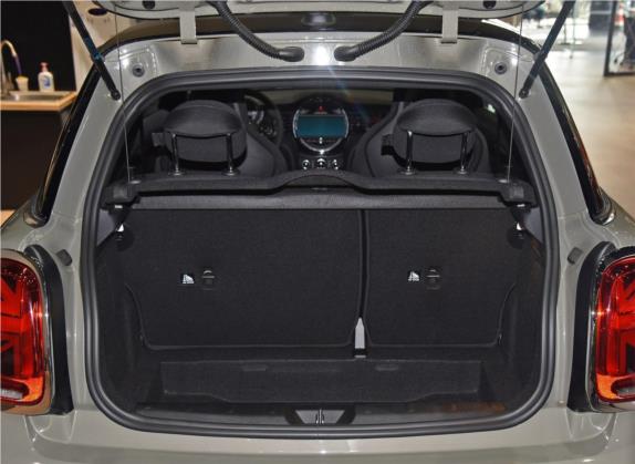 MINI 2020款 1.5T COOPER 赛车手 车厢座椅   后备厢