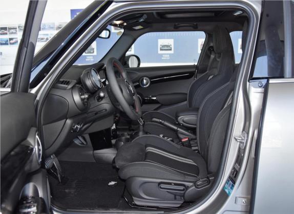 MINI 2020款 1.5T COOPER 赛车手 五门版 车厢座椅   前排空间