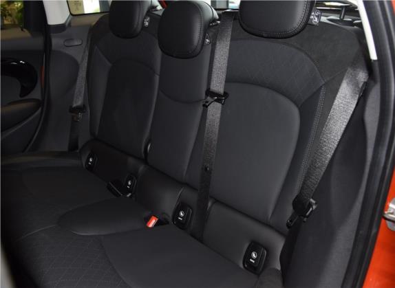 MINI 2020款 2.0T COOPER S 经典派 五门版 车厢座椅   后排空间