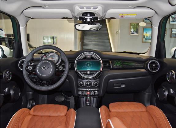 MINI 2020款 2.0T COOPER S 艺术家 五门版 中控类   中控全图