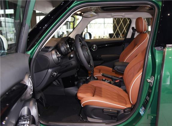 MINI 2020款 2.0T COOPER S 艺术家 五门版 车厢座椅   前排空间