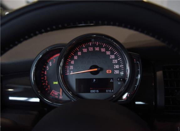 MINI 2020款 2.0T COOPER S 艺术家 五门版 中控类   仪表盘