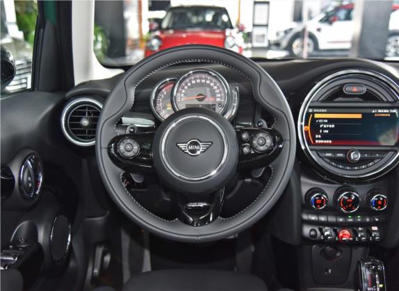 MINI 2020款 2.0T COOPER S 赛车手 五门版 中控类   驾驶位