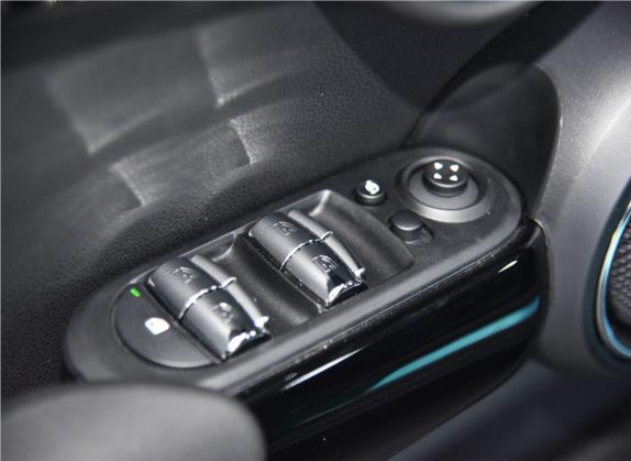 MINI 2020款 2.0T COOPER S 赛车手 五门版 车厢座椅   门窗控制