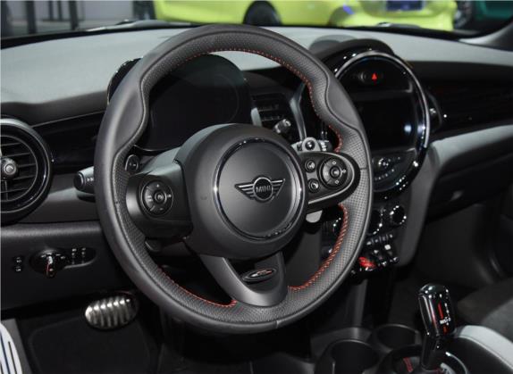 MINI 2021款 2.0T COOPER S 叁柒号纪念版 中控类   驾驶位