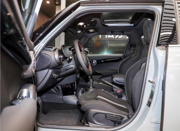 MINI 2021款 1.5T COOPER 赛车手 五门版 车厢座椅   前排空间