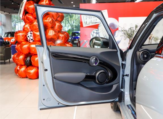 MINI 2021款 1.5T COOPER 赛车手 五门版 车厢座椅   前门板