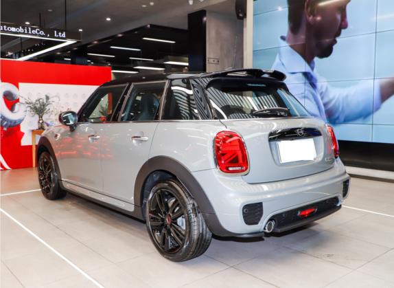 MINI 2021款 1.5T COOPER 赛车手 五门版 外观   斜后