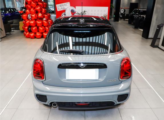 MINI 2021款 1.5T COOPER 赛车手 五门版 外观   正后