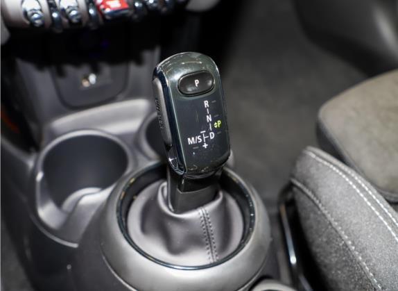 MINI 2021款 1.5T COOPER 赛车手 五门版 中控类   挡把