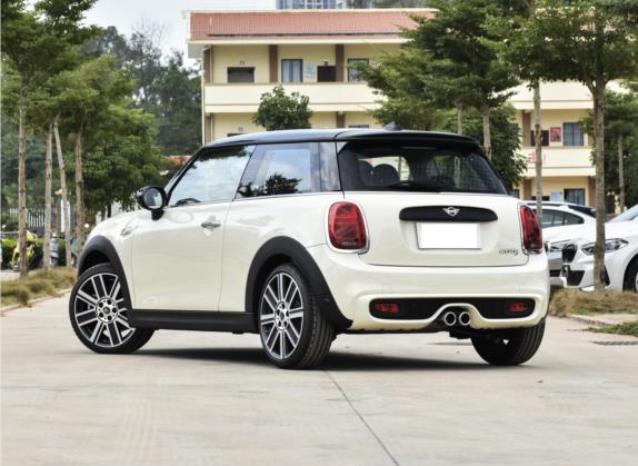 MINI 2021款 2.0T COOPER S 艺术家 外观   斜后