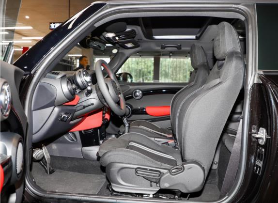 MINI 2021款 1.5T 三门锋芒版 车厢座椅   前排空间
