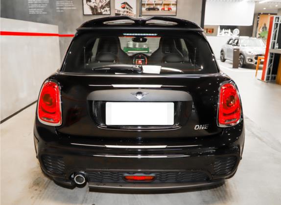 MINI 2021款 1.5T 三门锋芒版 外观   正后