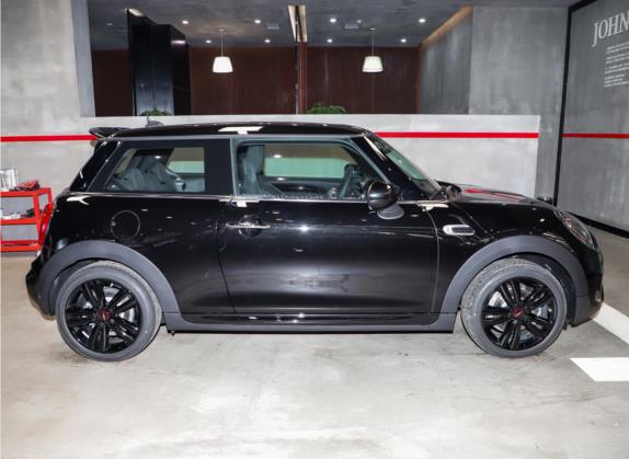 MINI 2021款 1.5T 三门锋芒版 外观   正侧