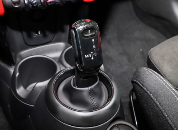 MINI 2021款 1.5T 三门锋芒版 中控类   挡把
