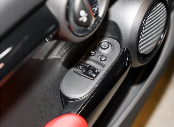 MINI 2021款 1.5T 三门锋芒版 车厢座椅   门窗控制