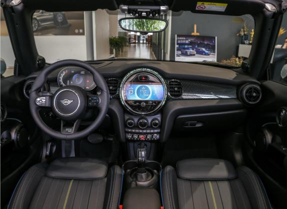 MINI 2022款 1.5T COOPER CABRIO Sidewalk 中控类   中控全图