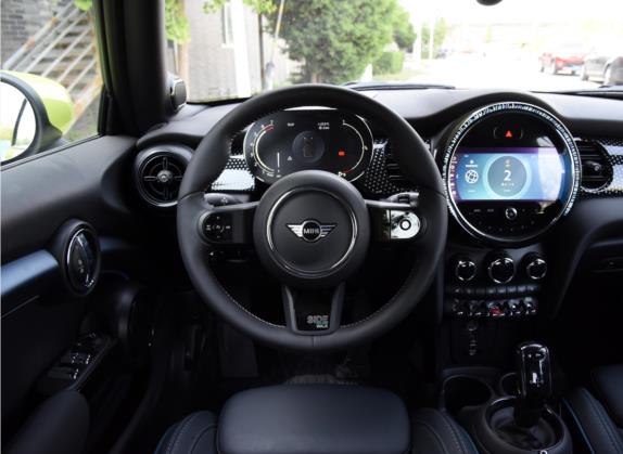 MINI 2022款 2.0T COOPER S CABRIO Sidewalk 中控类   驾驶位