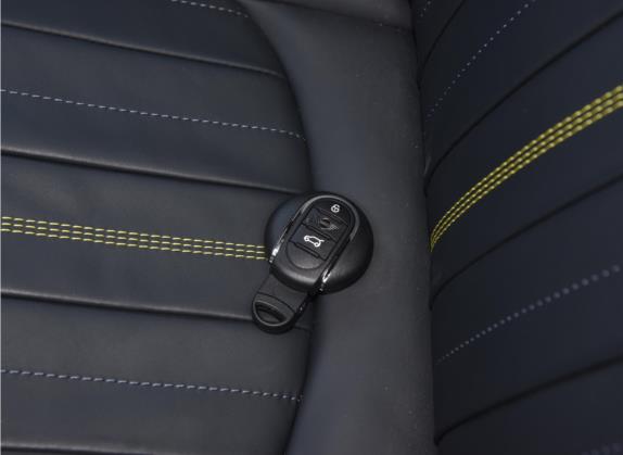 MINI 2022款 2.0T COOPER S CABRIO Sidewalk 其他细节类   钥匙