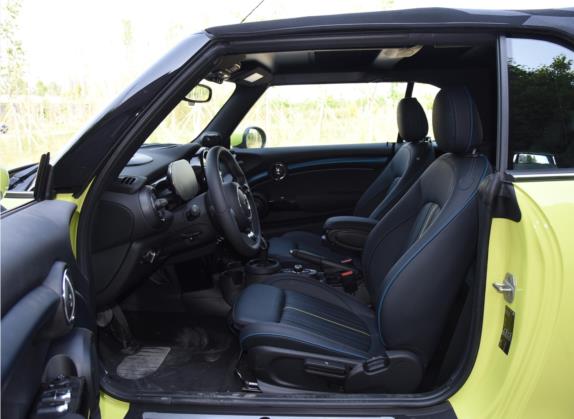 MINI 2022款 2.0T COOPER S CABRIO Sidewalk 车厢座椅   前排空间