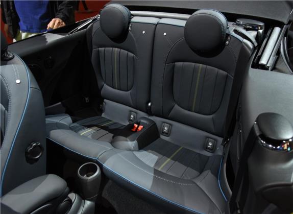 MINI 2022款 2.0T COOPER S CABRIO Sidewalk 车厢座椅   后排空间