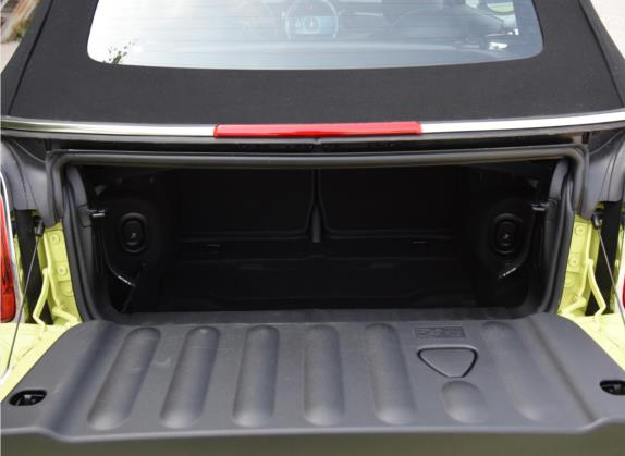 MINI 2022款 2.0T COOPER S CABRIO Sidewalk 车厢座椅   后备厢