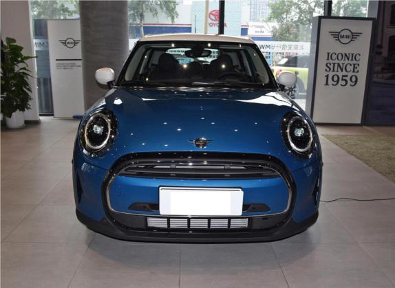 MINI 2022款 1.5T COOPER 经典派 五门版 外观   正前